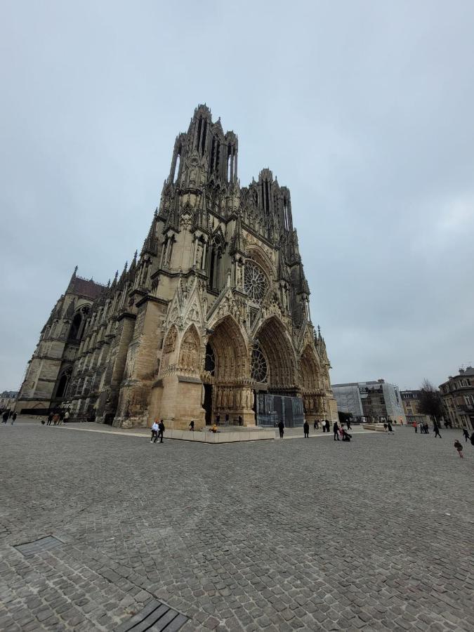 Le Champagnoles Lägenhet Reims Exteriör bild