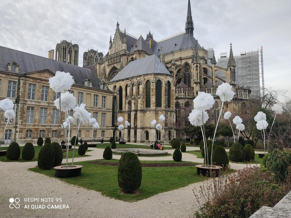 Le Champagnoles Lägenhet Reims Exteriör bild